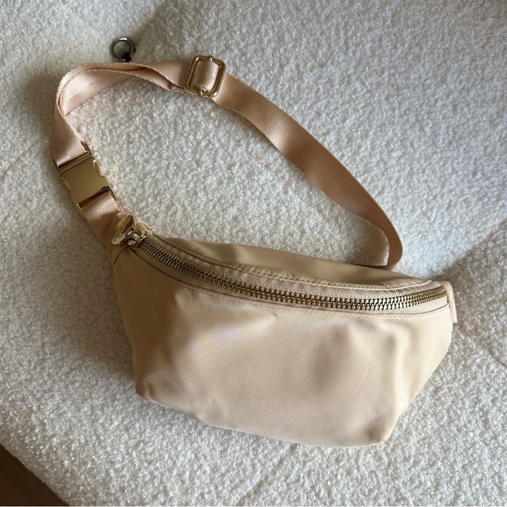 Stoney Clover Sand Fanny Pack